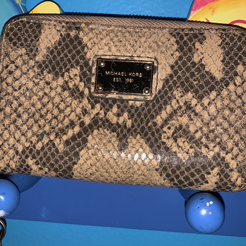 Michael kors snakeskin wristlet wallet - Picture 4 of 11